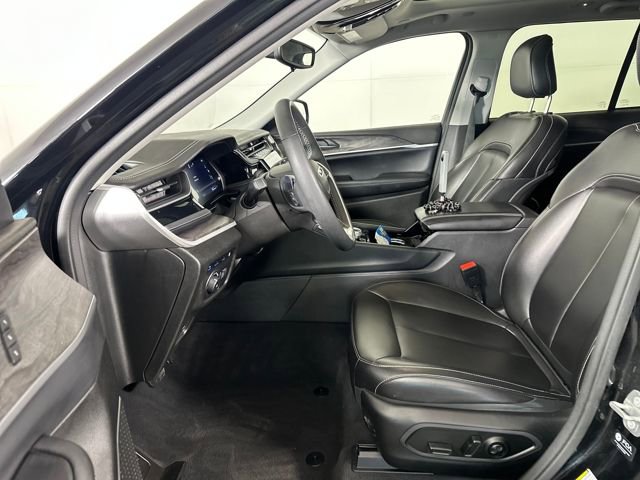 Used 2023 Jeep Grand Cherokee 4WD 4xe image 11