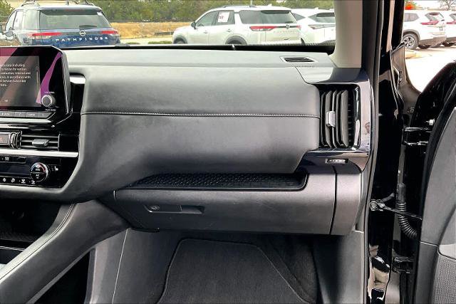 Certified 2025 Nissan Pathfinder SV image 19