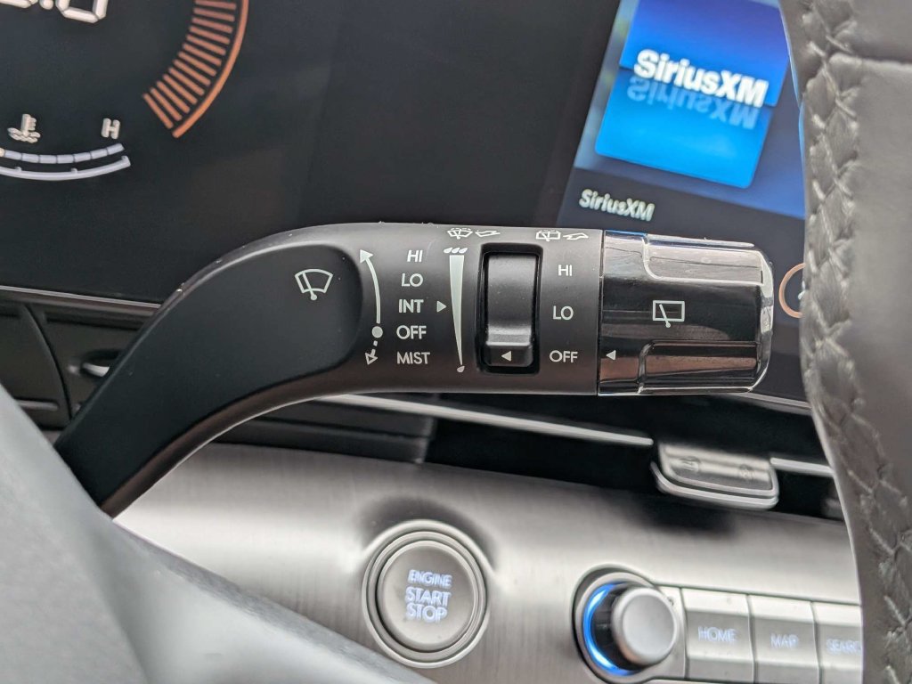 Used 2025 Hyundai Kona SEL FWD image 36