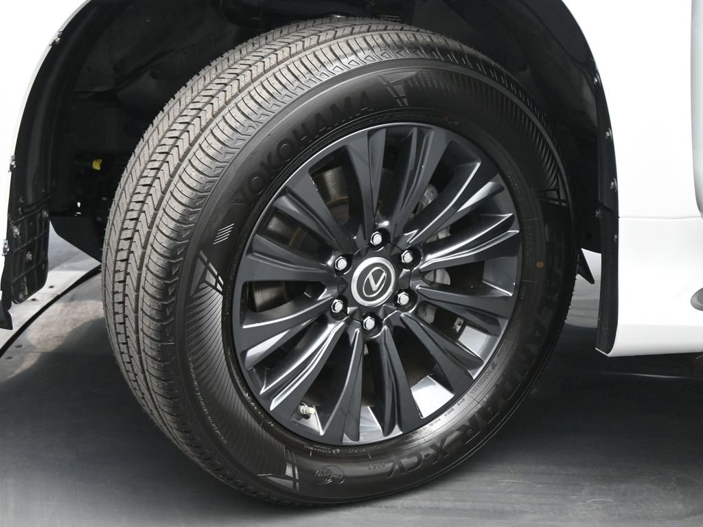 Used 2023 Lexus GX 460 Premium w/ Accessory Package image 24