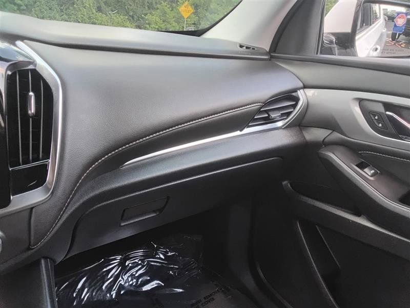 Used 2020 Chevrolet Traverse LT image 21