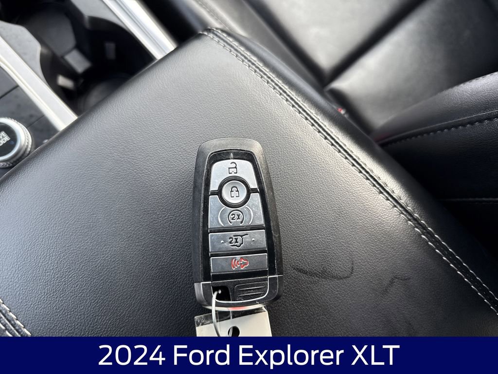 Used 2024 Ford Explorer XLT w/ Equipment Group 202A image 29