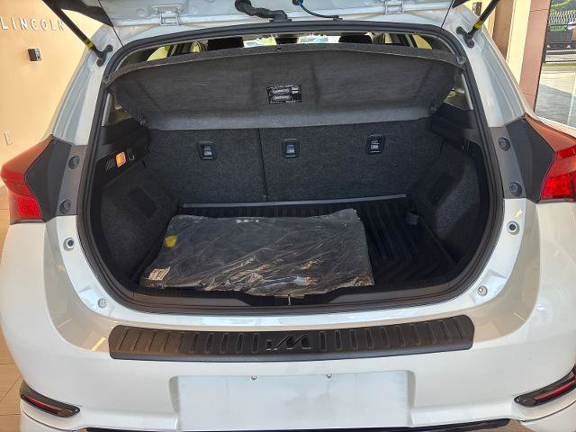Used 2018 Toyota Corolla iM w/ Protection Package FWD image 9