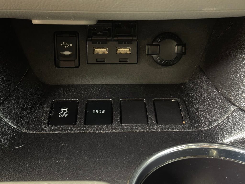 Used 2019 Toyota Highlander XLE FWD image 37