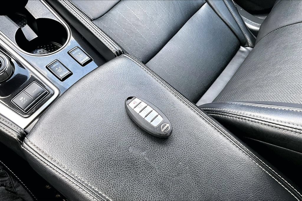 Used 2023 Nissan Maxima SL FWD image 35