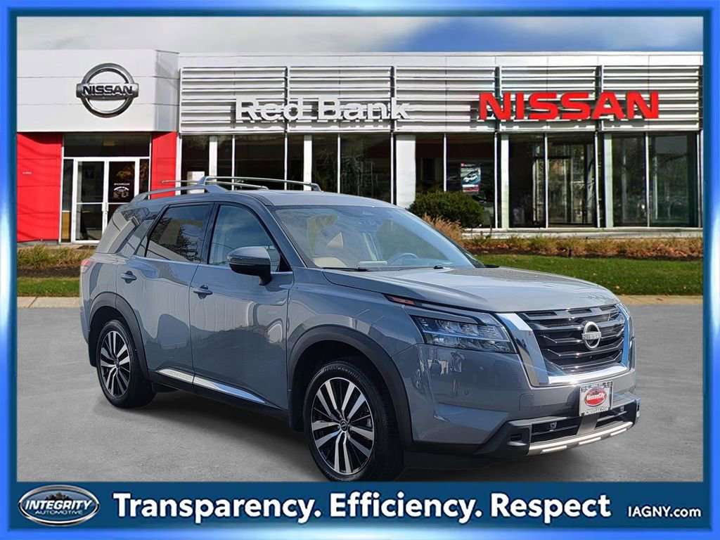 Used 2024 Nissan Pathfinder Platinum