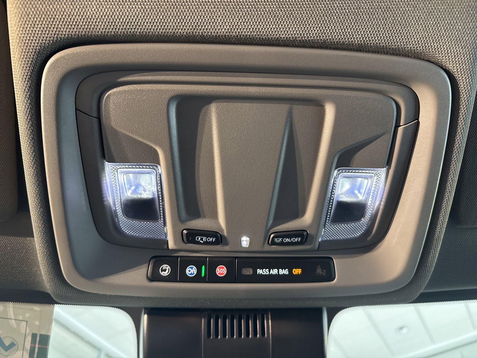 Used 2025 Chevrolet Silverado 1500 LT image 37