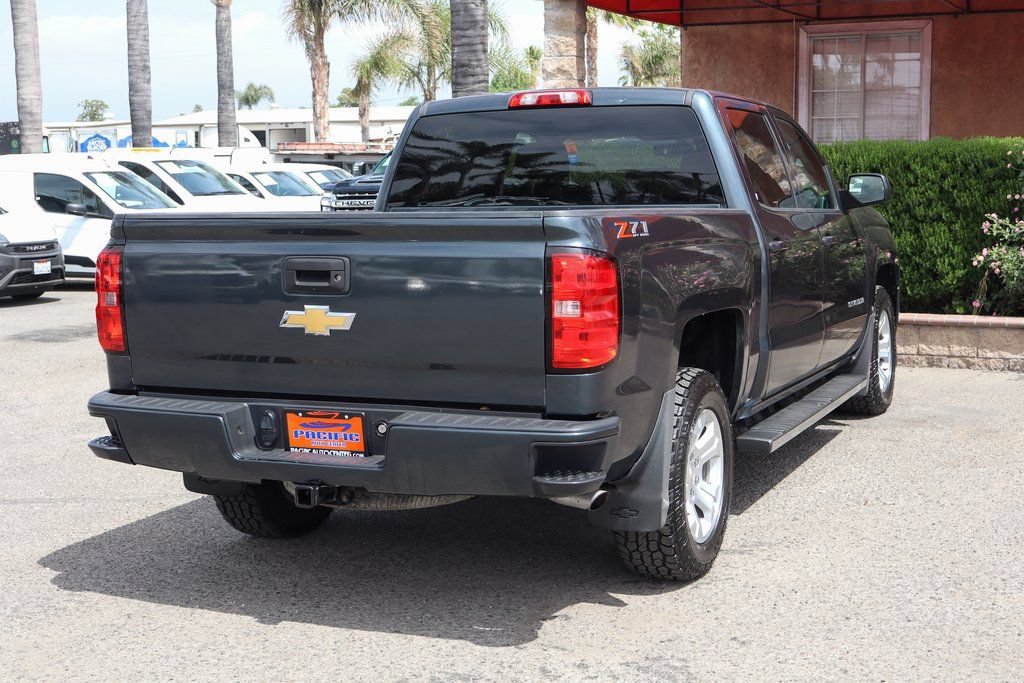 Used 2018 Chevrolet Silverado 1500 LT w/ All Star Edition AWD/4WD image 9