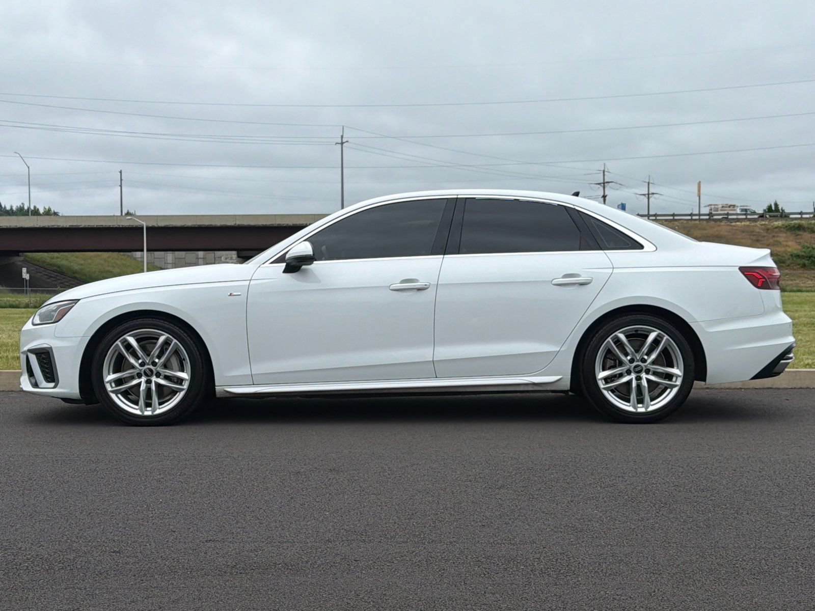 Used 2023 Audi A4 2.0T Premium Plus AWD/4WD image 6