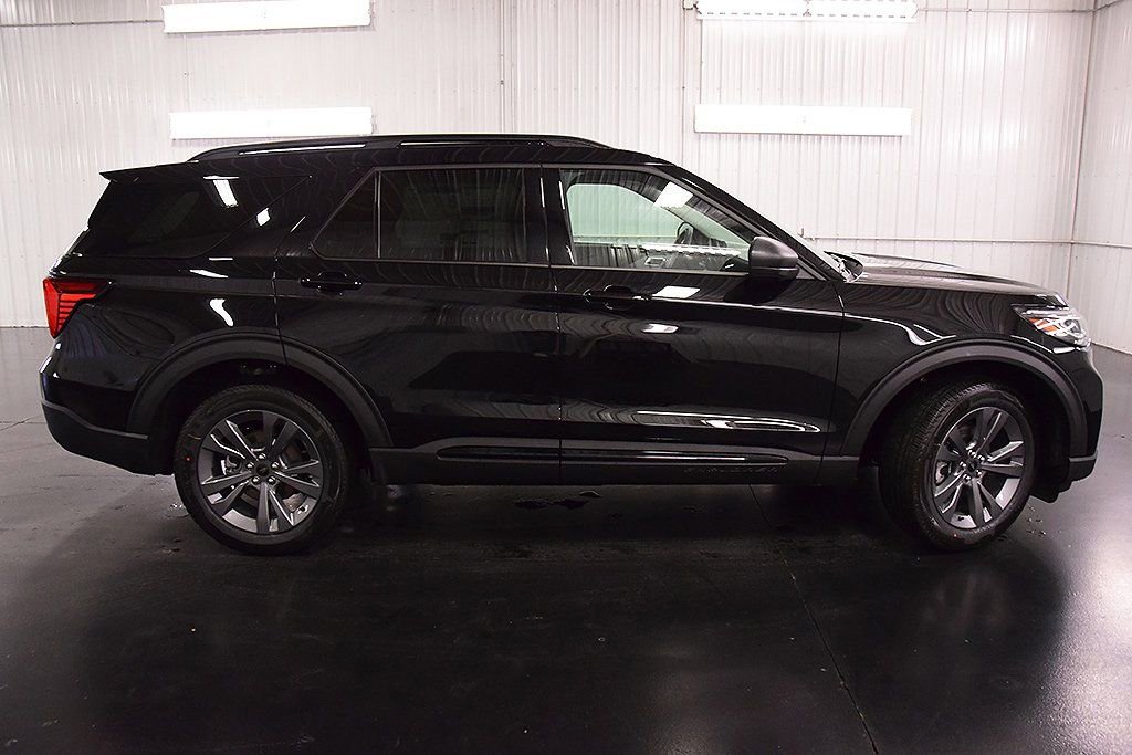 New 2026 Ford Explorer Active w/ Active Comfort Package image 8