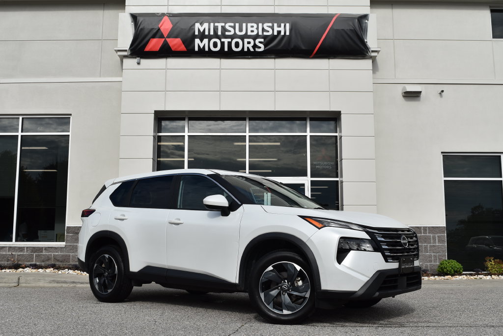 Used 2024 Nissan Rogue SV AWD/4WD image 1