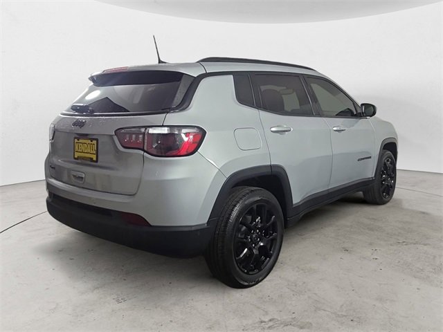 Used 2025 Jeep Compass Latitude w/ Convenience Group image 5