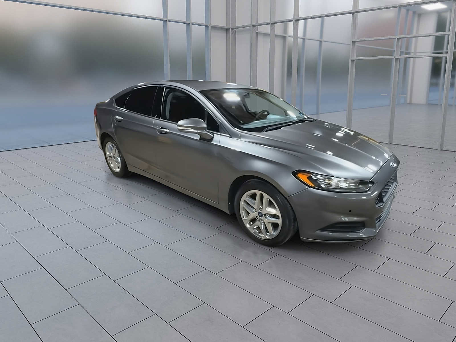Used 2013 Ford Fusion SE FWD image 2