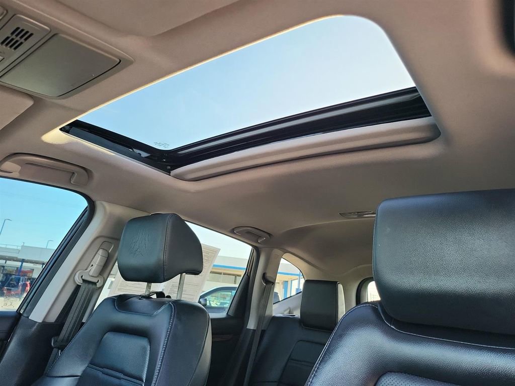 Used 2018 Honda CR-V Touring image 11