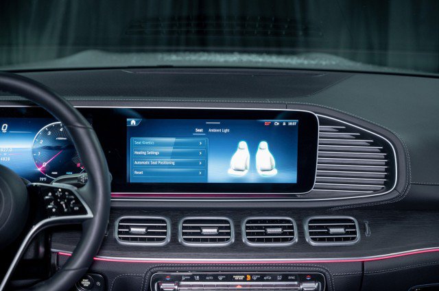 Certified 2026 Mercedes-Benz GLS 450 4MATIC image 18