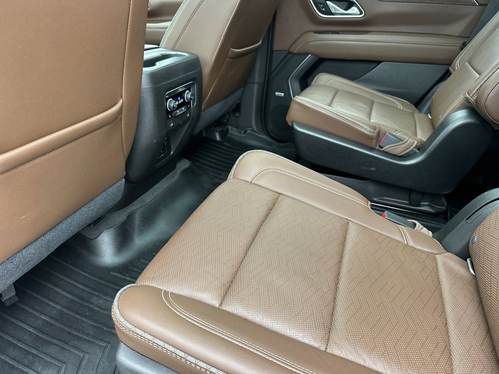 Used 2021 Chevrolet Tahoe High Country image 13