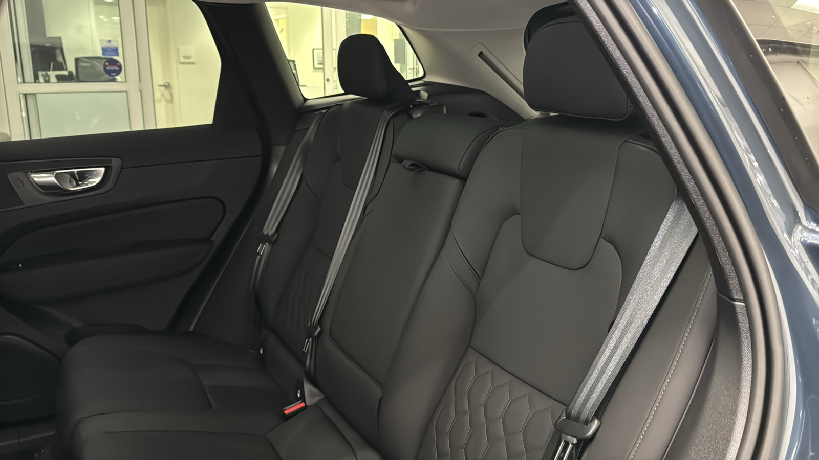 New 2027 Volvo XC60 T8 Plus AWD/4WD image 26