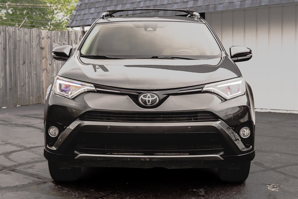 Used 2016 Toyota RAV4 Limited image 2