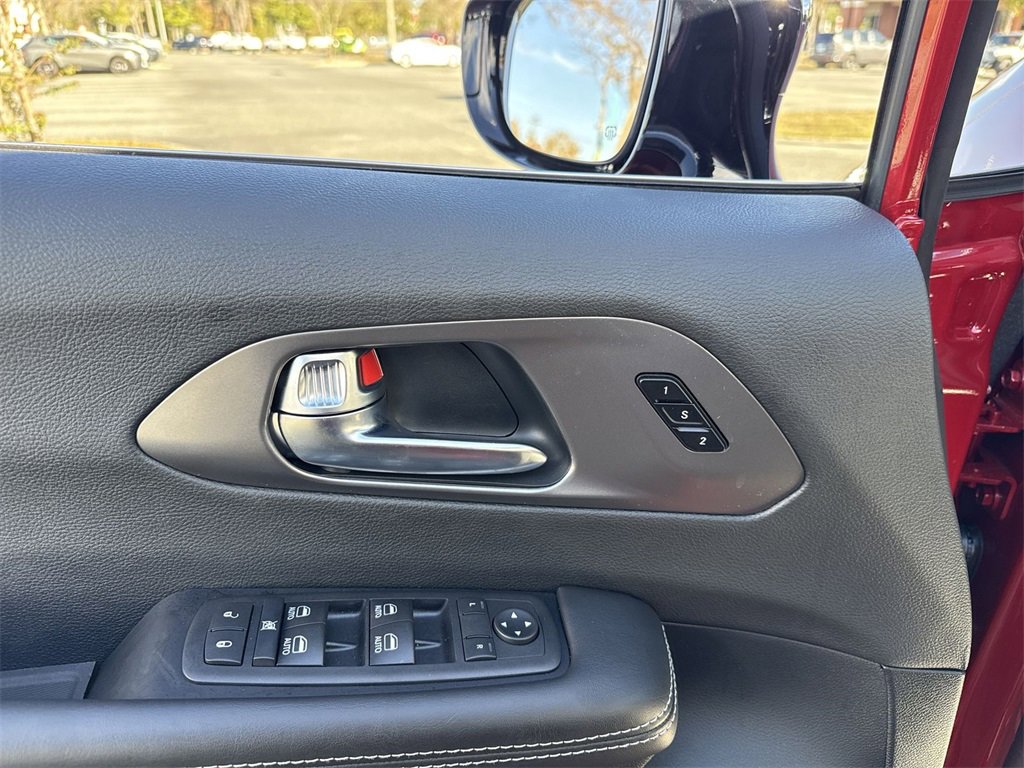 New 2026 Chrysler Pacifica Select image 13