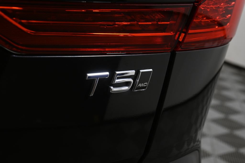Used 2021 Volvo XC60 T5 Inscription w/ Climate Package image 41