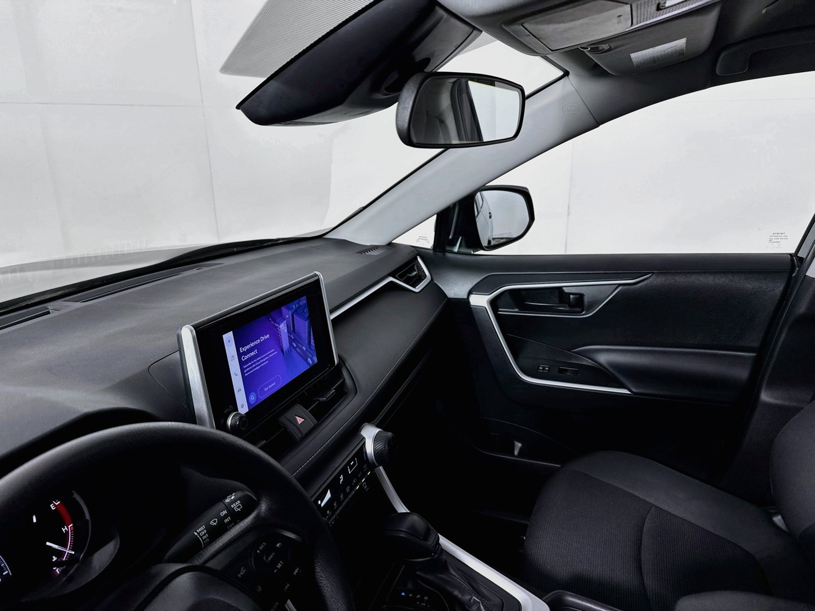 Certified 2025 Toyota RAV4 LE AWD/4WD image 9