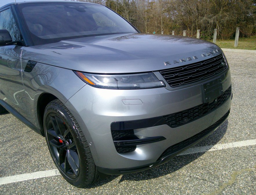 Used 2023 Land Rover Range Rover Sport SE image 17