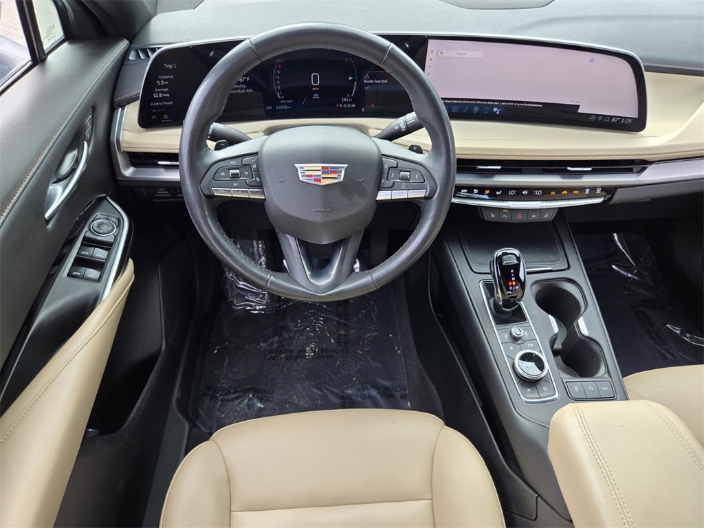 Used 2024 Cadillac XT4 Luxury w/ Cold Weather Package image 14