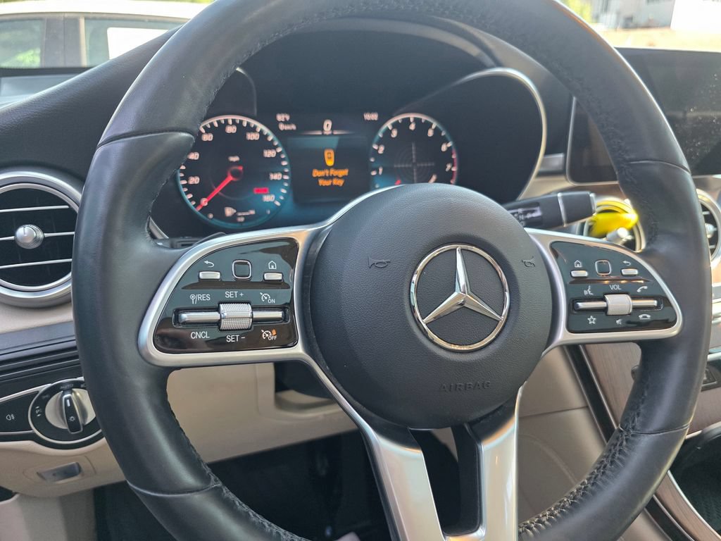 Used 2021 Mercedes-Benz GLC 300 4MATIC image 9