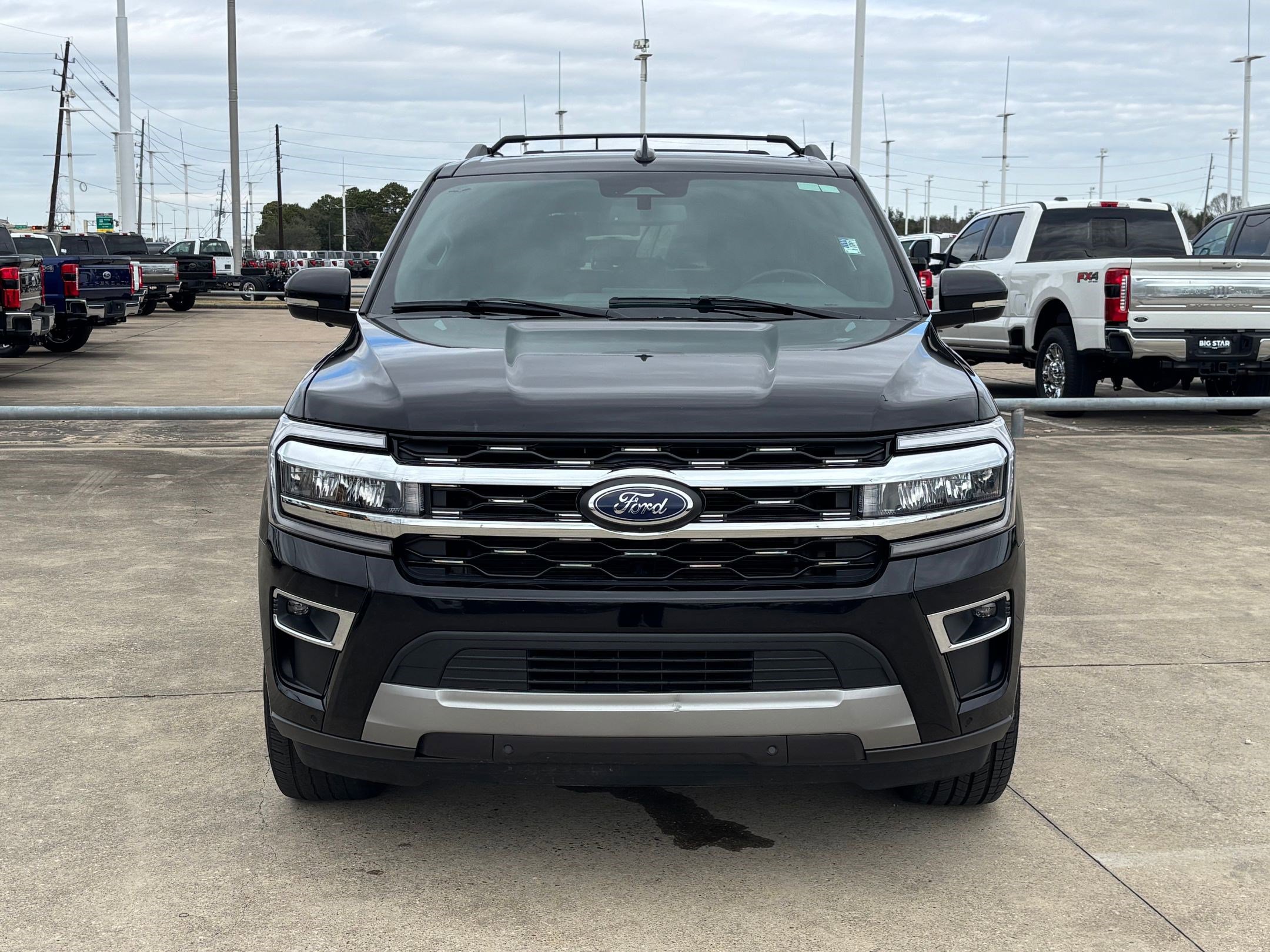 Used 2024 Ford Expedition Limited image 10