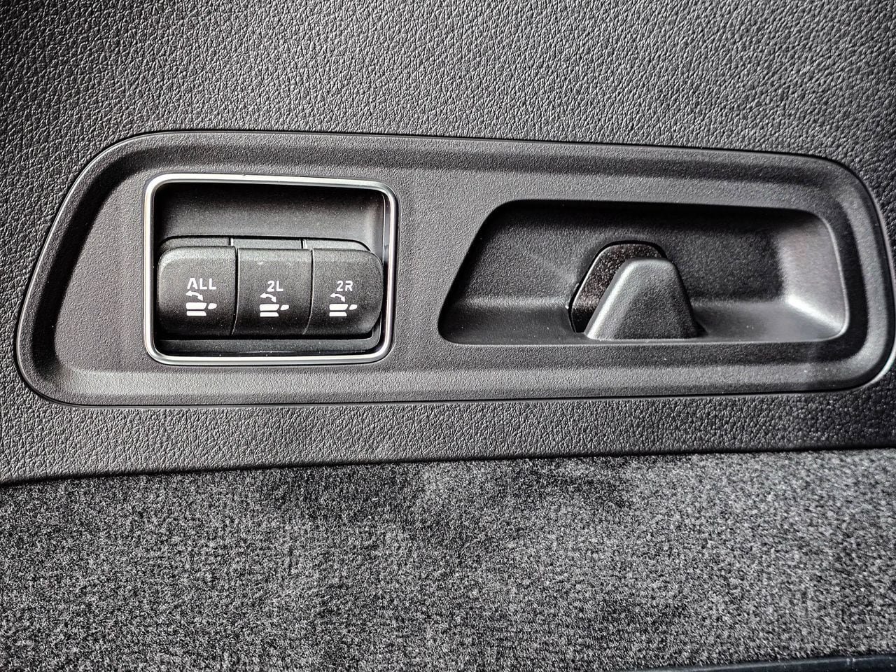 New 2026 Mercedes-Benz GLS 450 4MATIC image 39