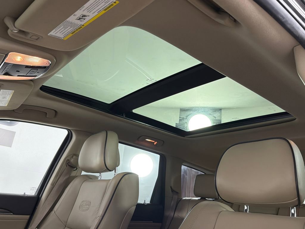 Used 2014 Jeep Grand Cherokee Overland w/ Advanced Technology Group image 2