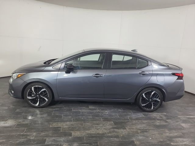 Used 2024 Nissan Versa SR image 12