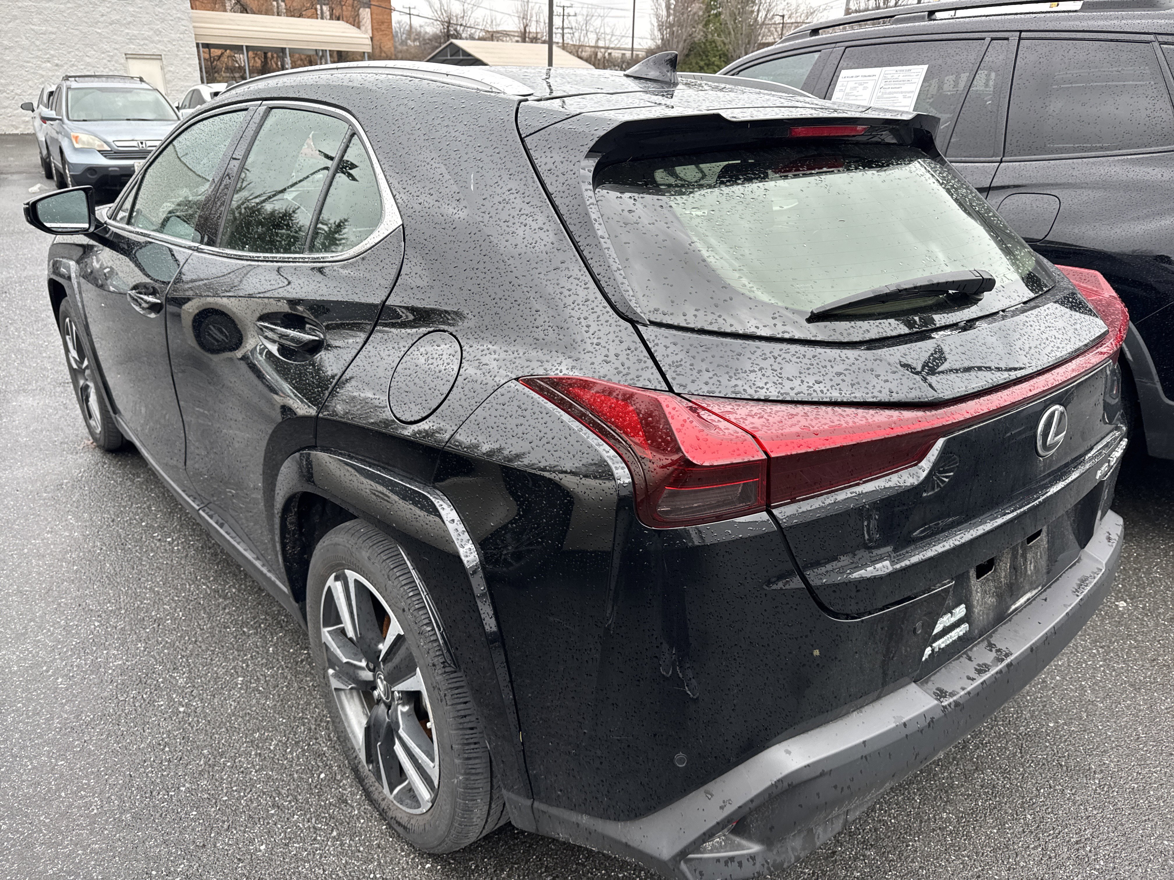 Used 2023 Lexus UX 250h 250h Premium w/ Accessory Package (Z2) image 2