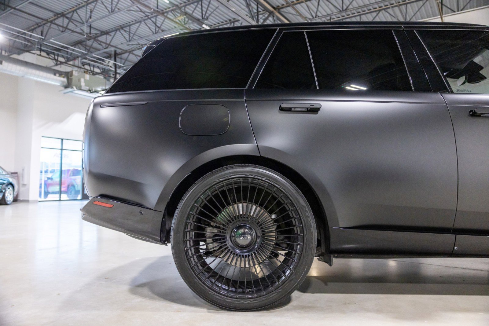 Used 2023 Land Rover Range Rover SE image 23