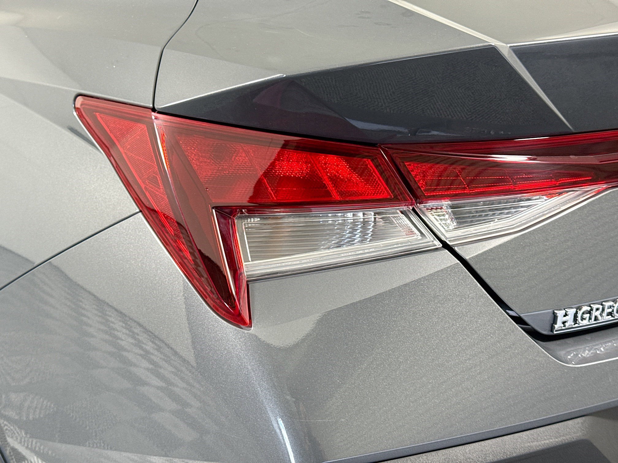 Used 2025 Hyundai Elantra SE image 35