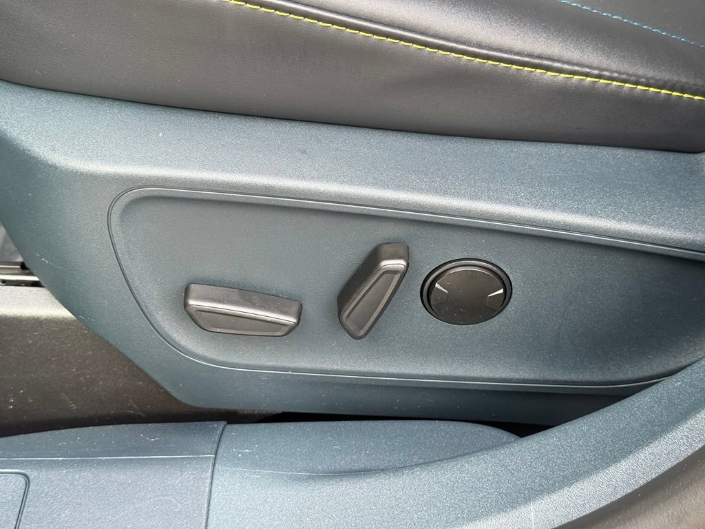 Used 2025 Ford Maverick Lobo AWD/4WD image 21