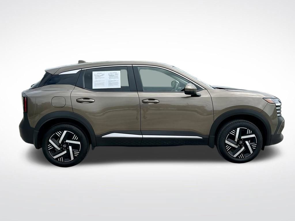 Used 2025 Nissan Kicks SV FWD image 4