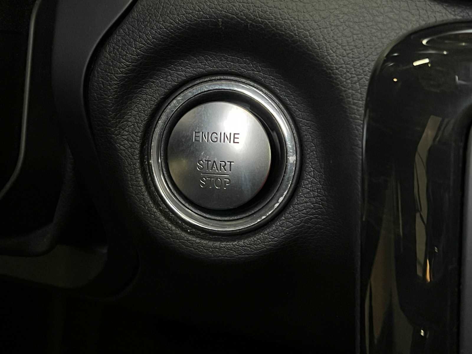 Used 2015 Mercedes-Benz SLK 350 image 25