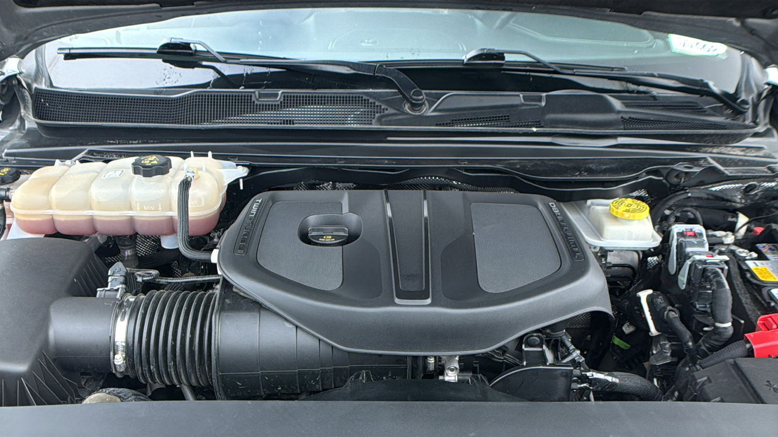 Used 2025 RAM 1500 Laramie AWD/4WD image 12