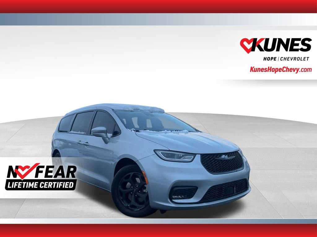 Used 2022 Chrysler Pacifica Touring-L w/ S Appearance Package