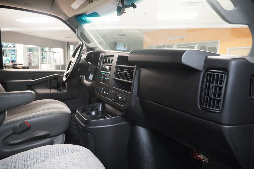 Used 2016 Chevrolet Express 3500 LT w/ LT Preferred Equipment Group image 25