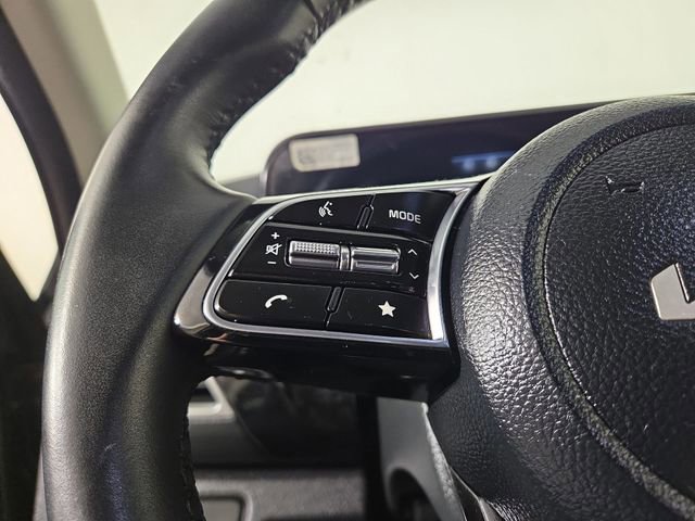 Certified 2025 Kia Seltos S image 24