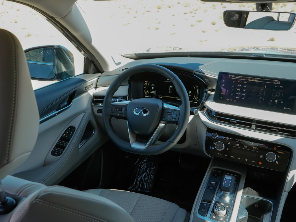 New 2026 INFINITI QX60 Luxe w/ Family Package image 23