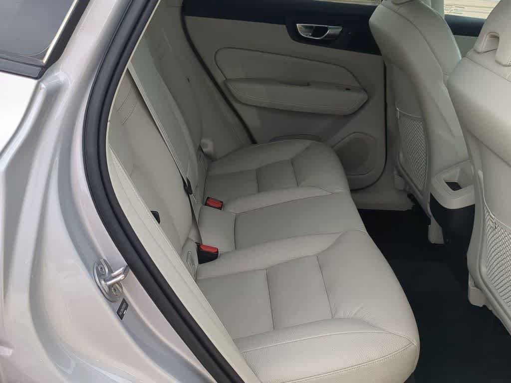 Certified 2023 Volvo XC60 B5 Plus w/ Climate Package AWD/4WD image 19