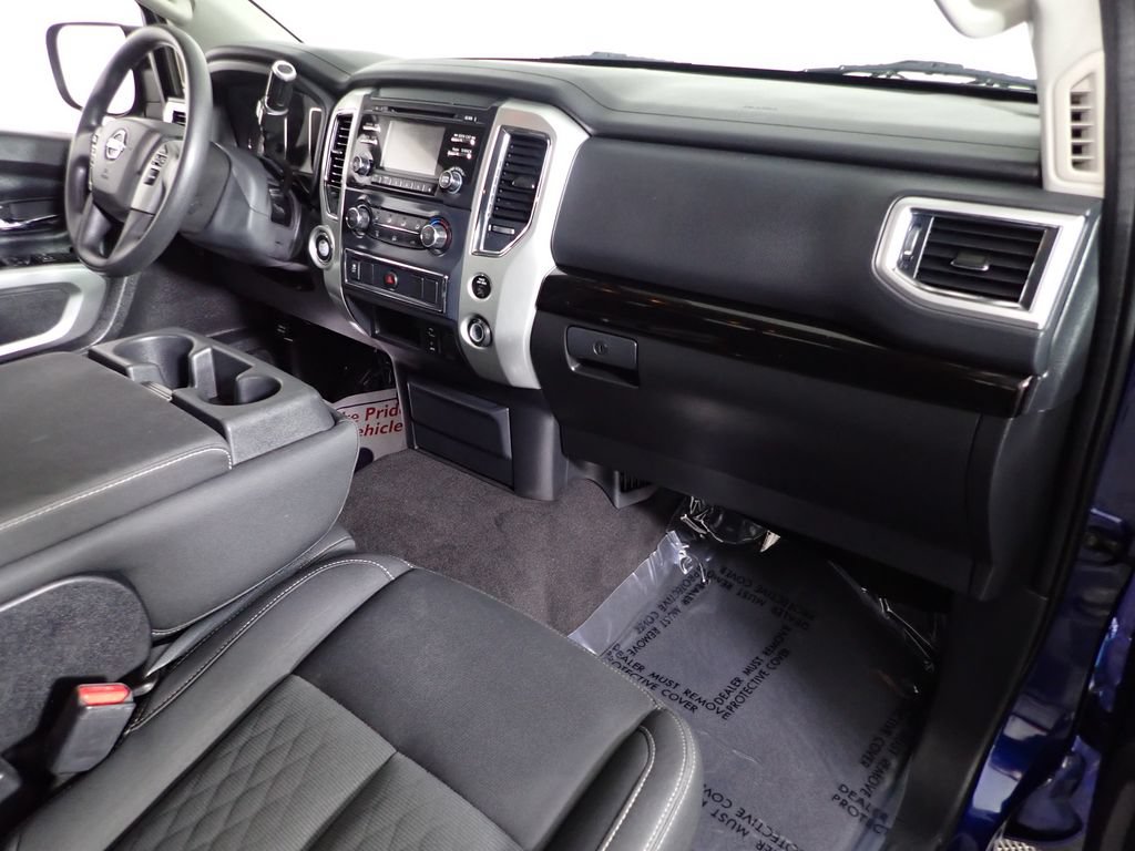 Used 2017 Nissan Titan SV RWD image 34