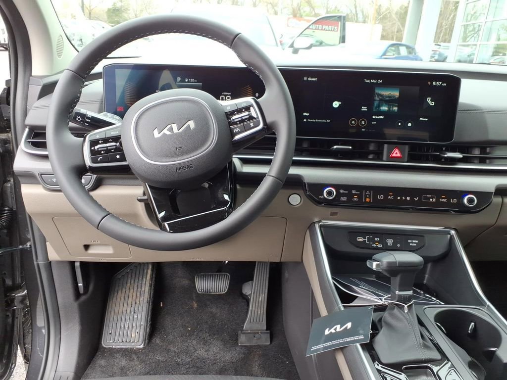 New 2026 Kia Carnival EX image 12