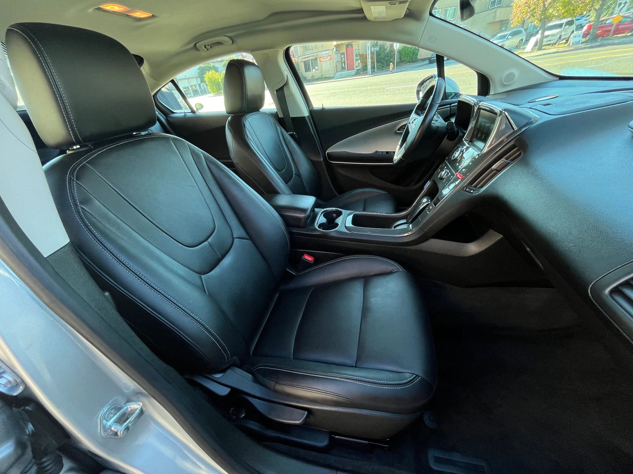 Used 2015 Chevrolet Volt Premium w/ Premium Trim Package image 13