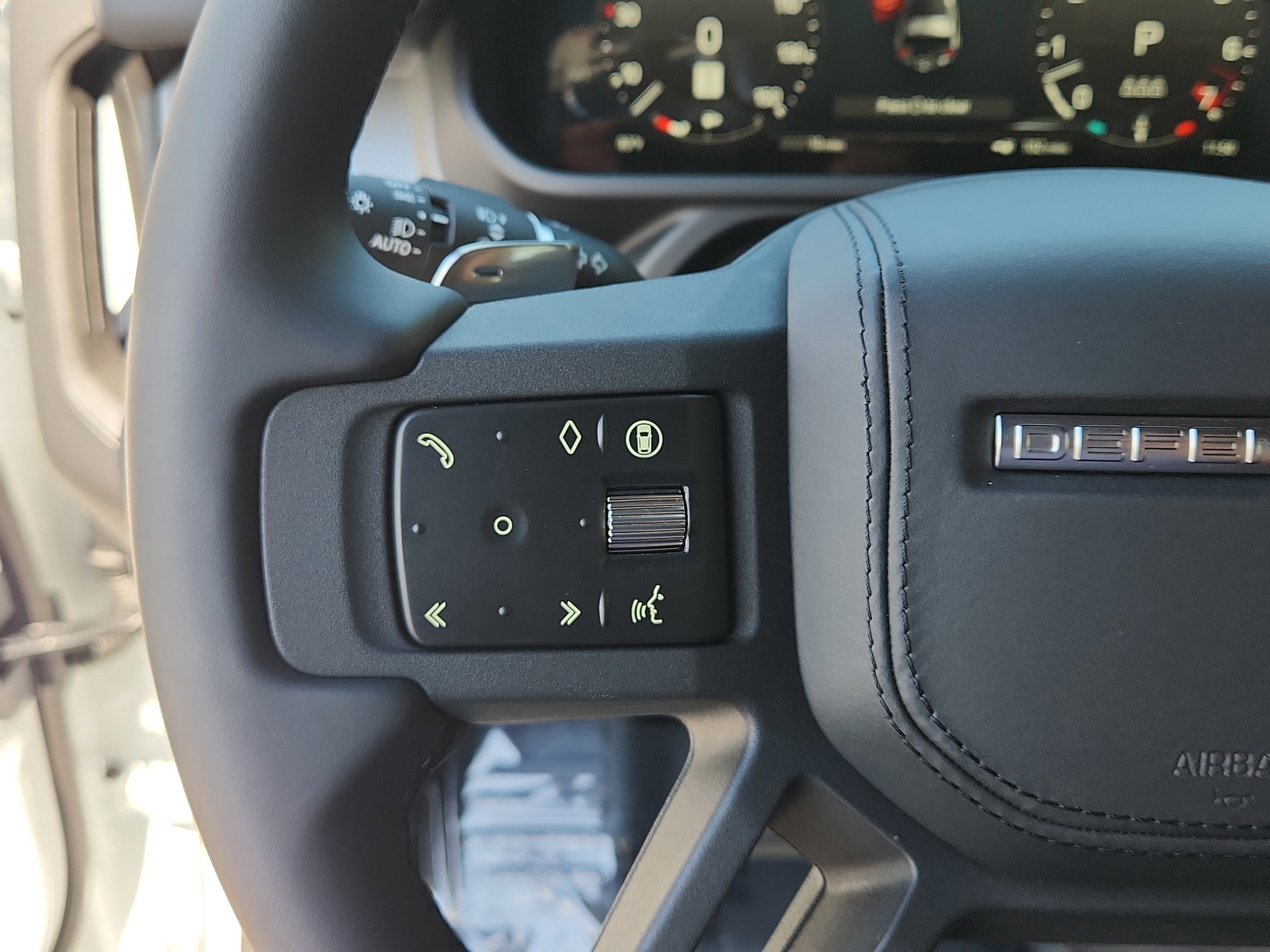 New 2025 Land Rover Defender 90 V8 image 23