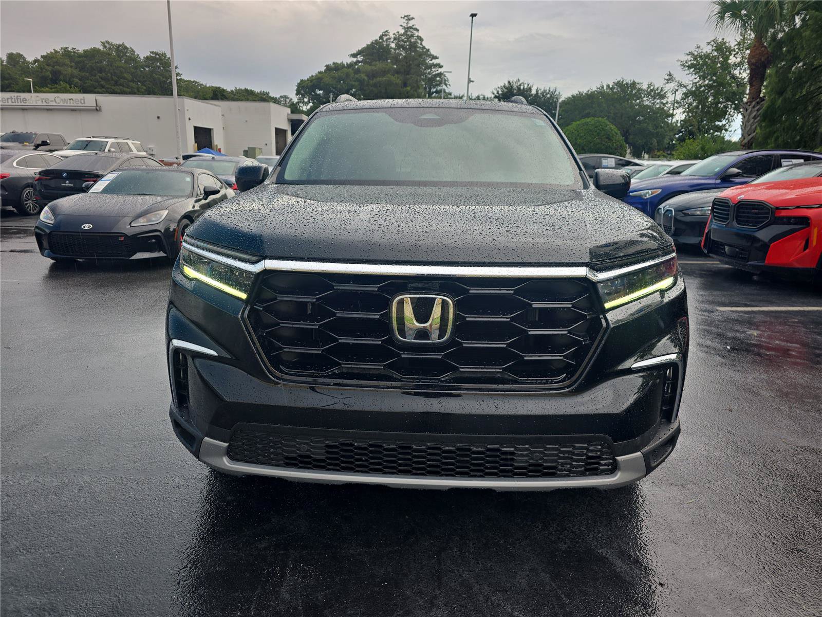 Used 2025 Honda Pilot Touring image 6