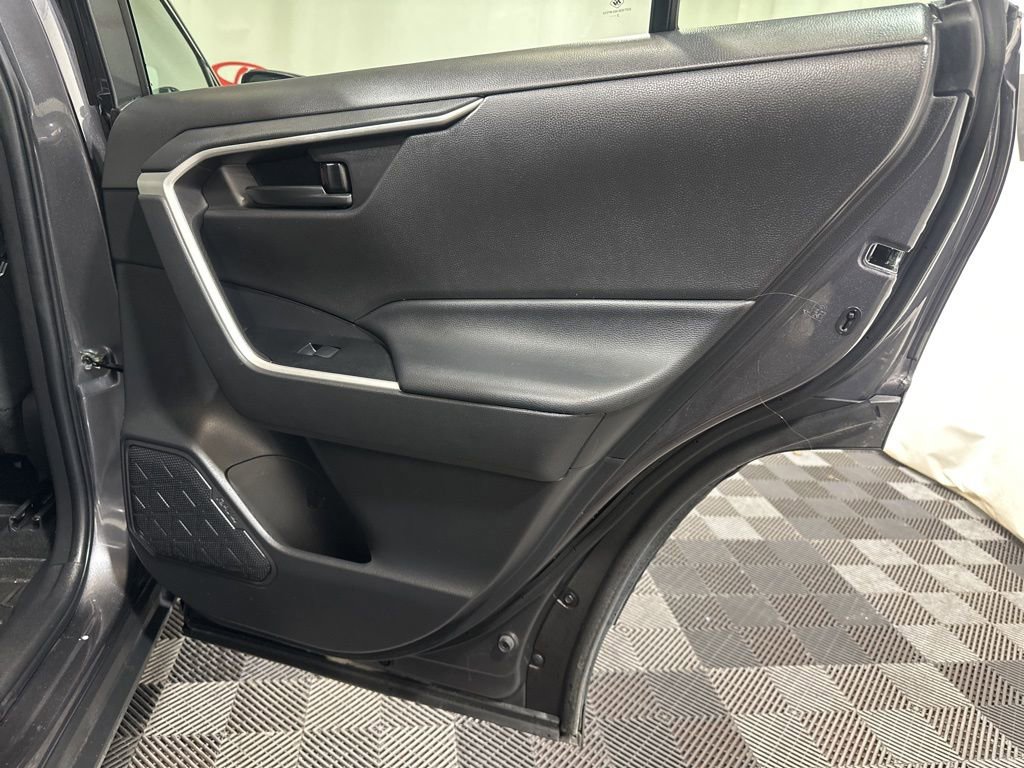 Used 2022 Toyota RAV4 LE image 14